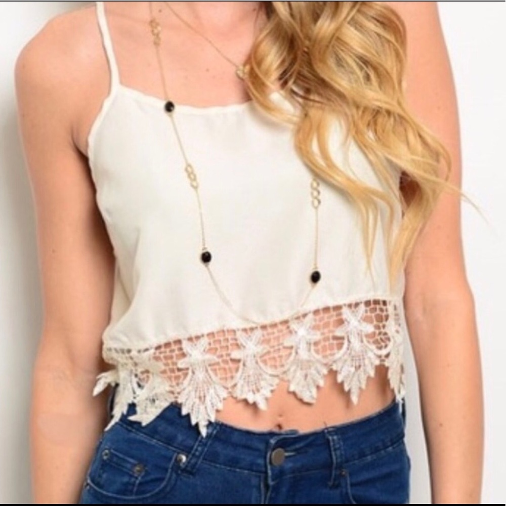 FIRM PRICE Lace crop top - Picture 3 of 3