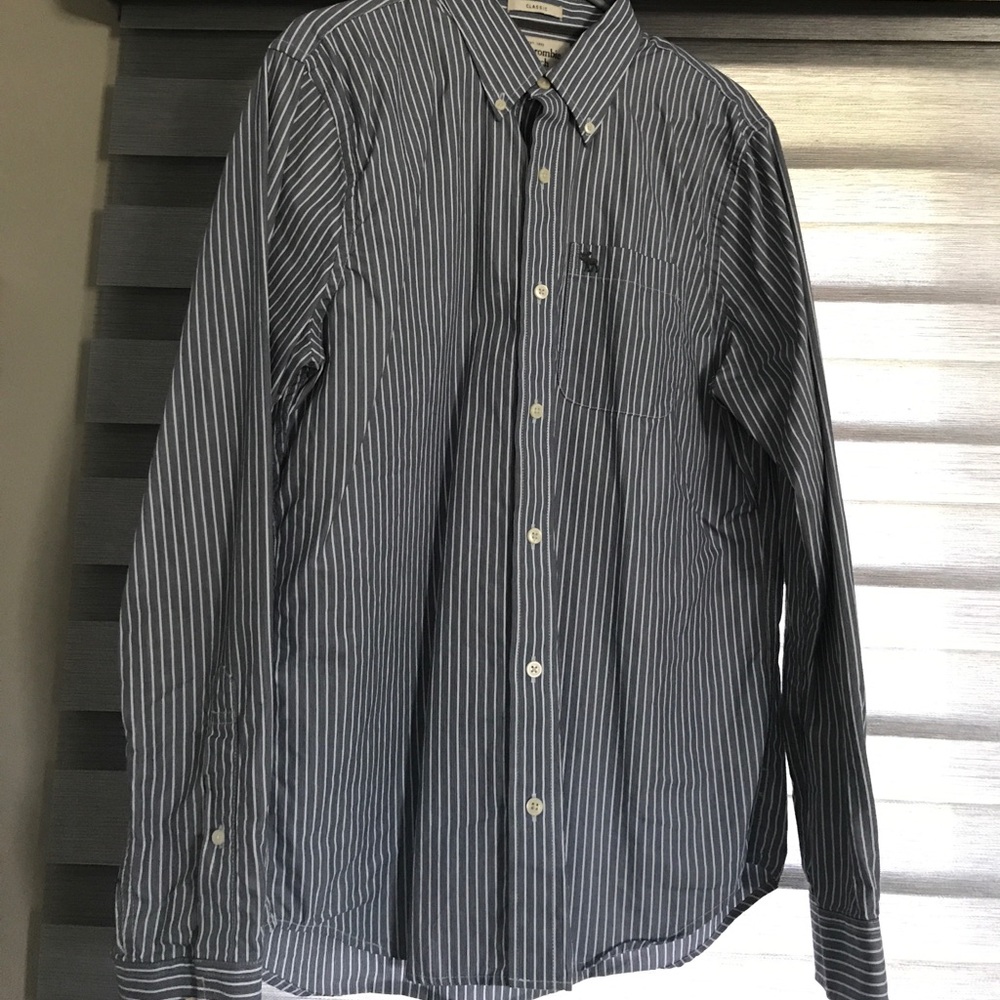 Men's large grey and white stripe button up