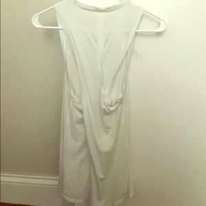 ISO Twist back tank!! Any color, size 4 or 6!