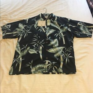 Tommy Bahama 100% silk Hawaiian Shirt