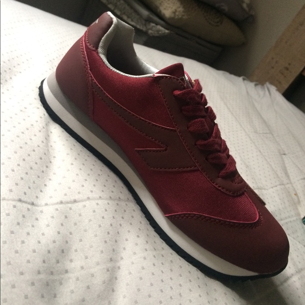 NWT The People's Movement Burgundy Shoes