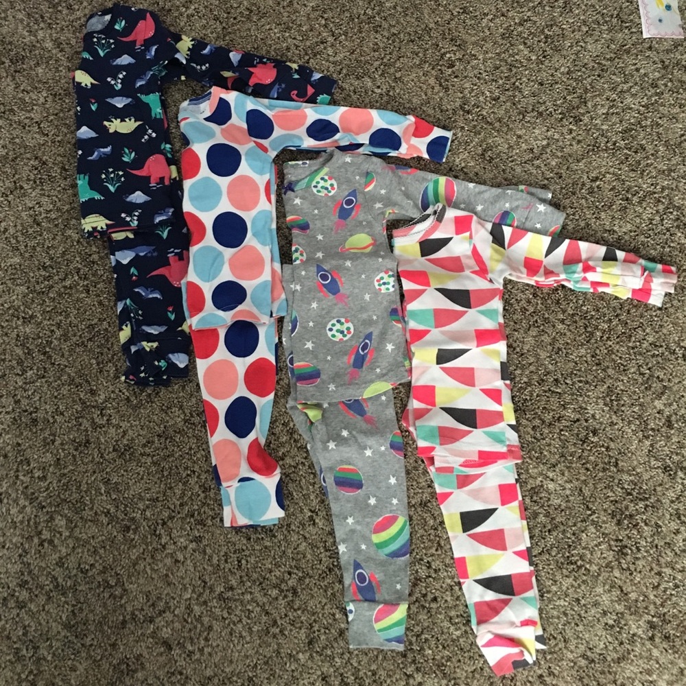 Size 18mo girl pj's