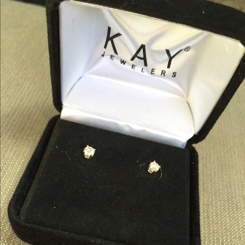 NEW 14 white gold solitaire earrings