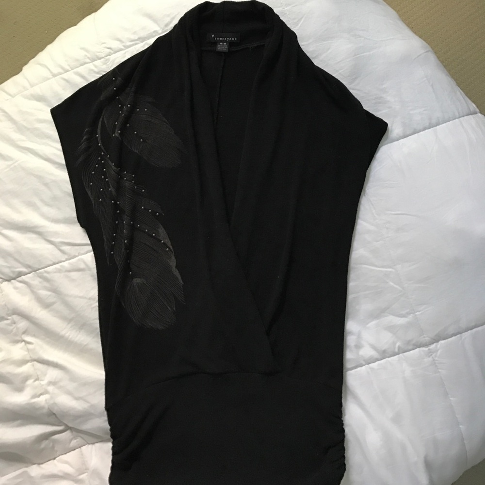 Short sleeve sweater