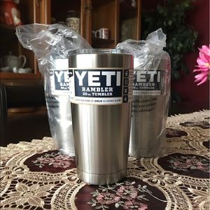 THREE Yeti cups