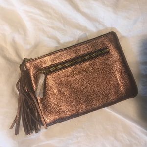Wristlets purse!