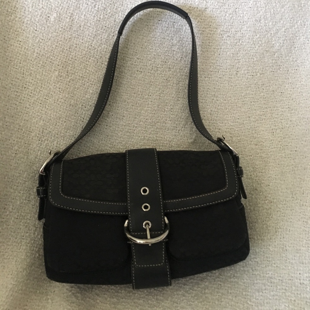 Coach Signature shoulder bag