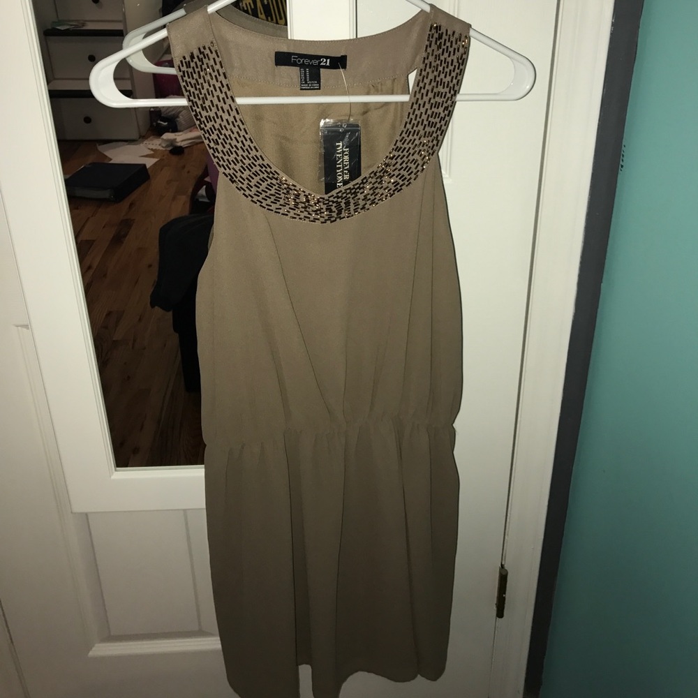 NEW WITH TAGS Forever 21 Dress!