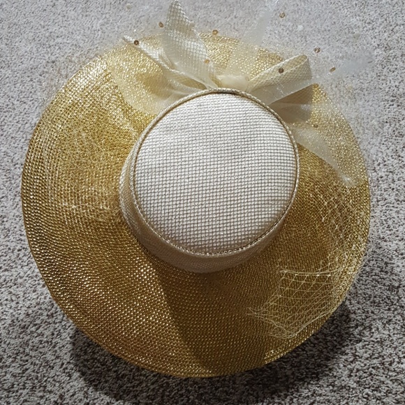 Metallic Gold Hat with Bow - Picture 3 of 4