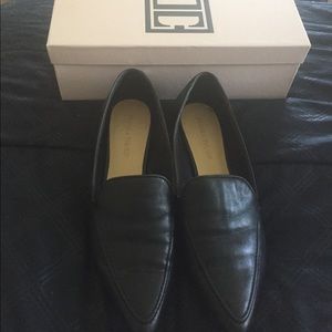 Ivanka Trump pointed flats size 10