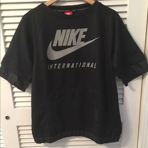 Nike international sweater tshirt