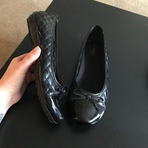 Non slip black flats
