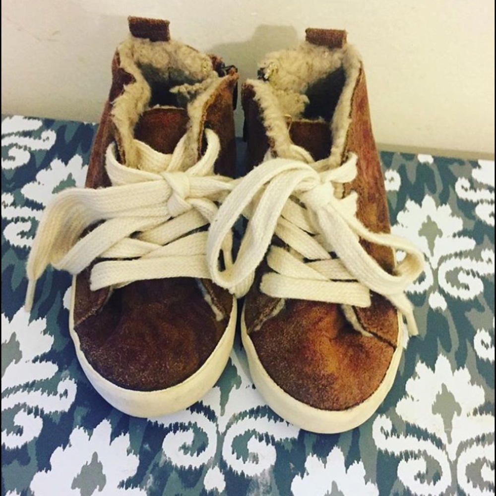Zara toddler shoes size 21