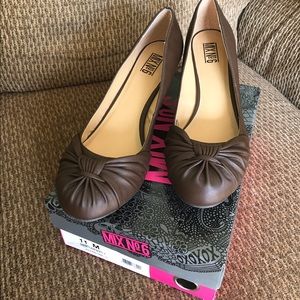 Brown Jenny Mix No. 6 Pumps, size 11