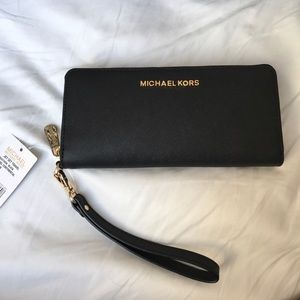 Michael Kors Jet Set Travel Continental Wallet