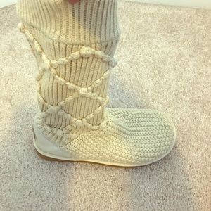 Ugg classic argyle knit boot in cream