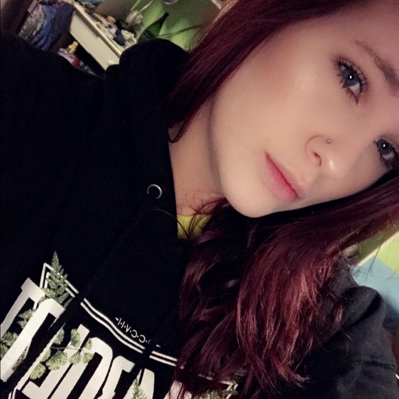 Meet your Posher, Haley - Picture 1 of 1