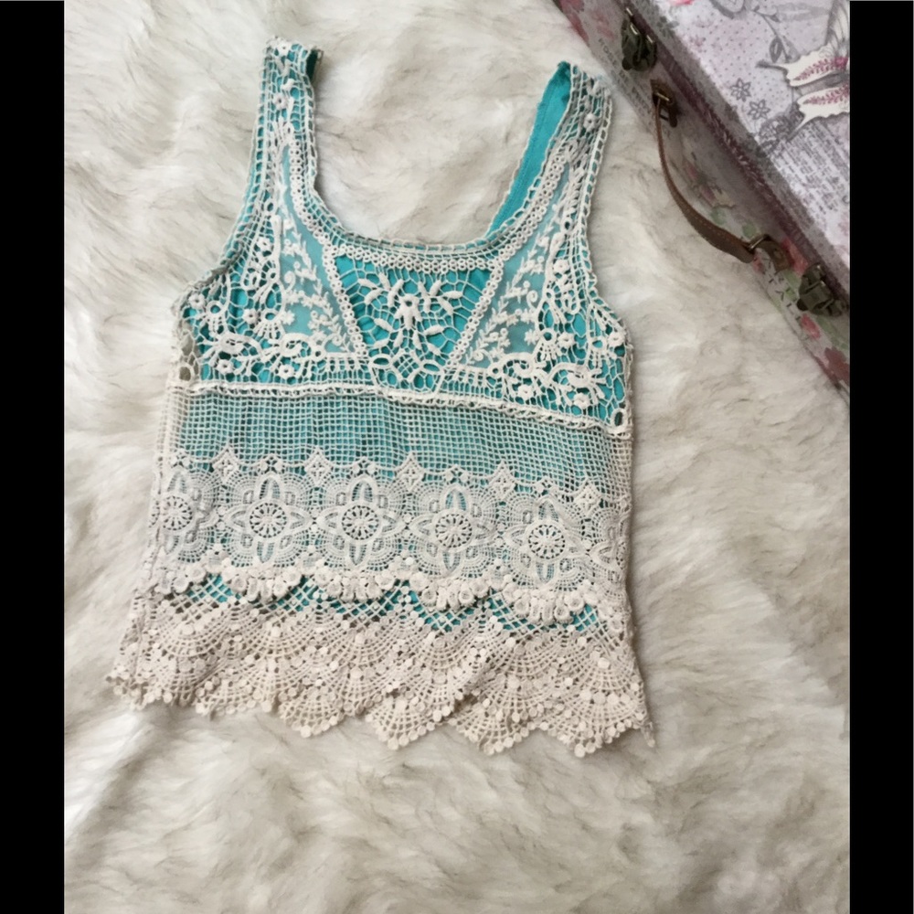 Crop Top✨ - Picture 3 of 3