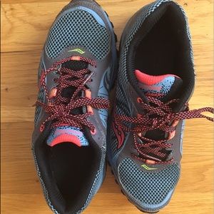 Women's Saucony Tennis Shoes