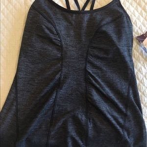 Zella zeltek Flow top with built in bra