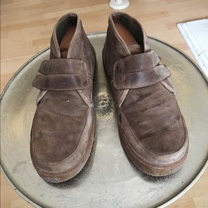 Olukai Chukka boot with 2 Velcro straps!