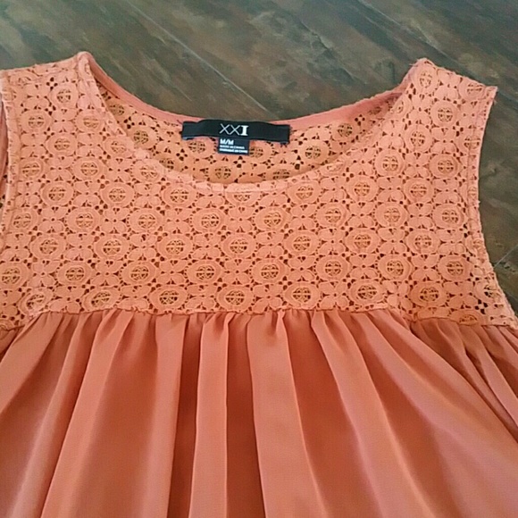 Top - Picture 2 of 2