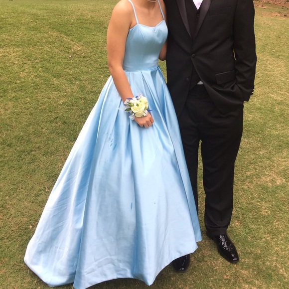 Sherri Hill Dress SOLD ❤️ - Picture 3 of 6