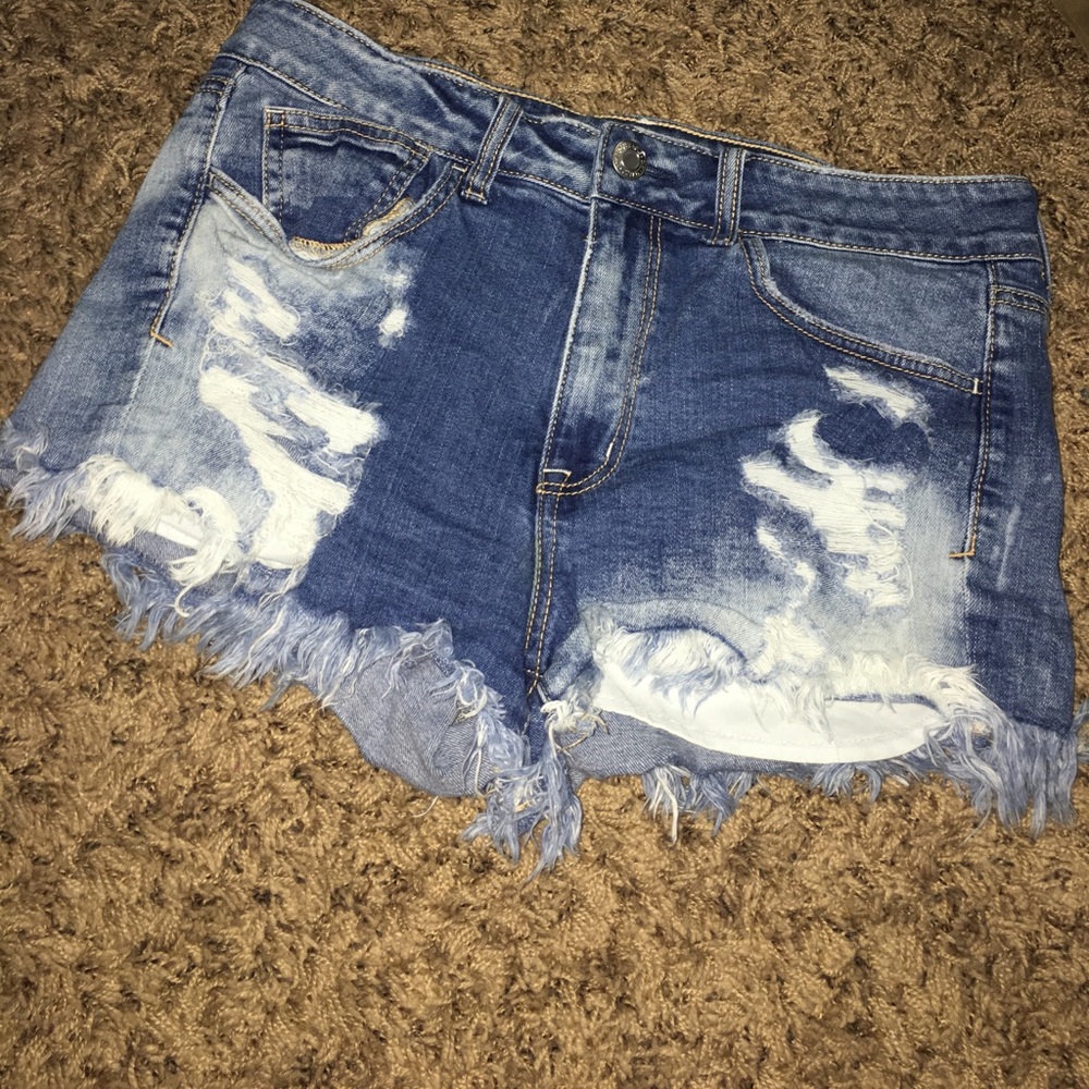 American Eagle Outfitters distressed denim shorts