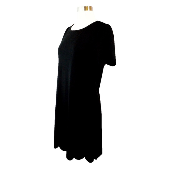 ❗️Black Short Sleeve Scallops Shift Dress - Picture 5 of 7