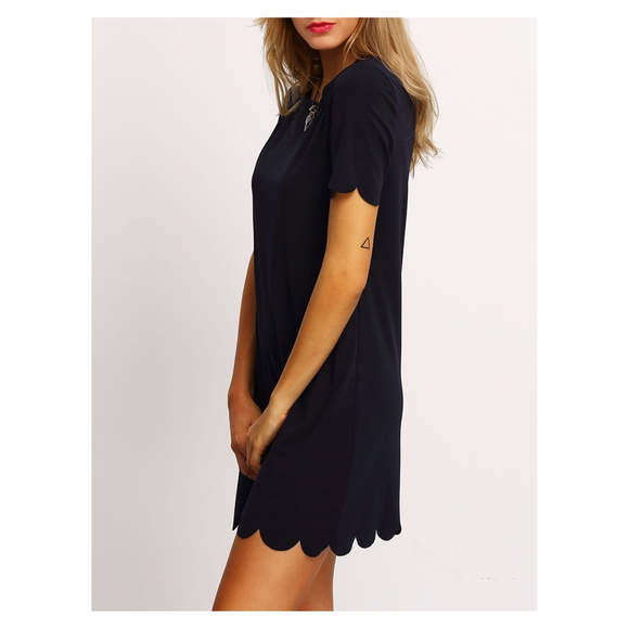 ❗️Black Short Sleeve Scallops Shift Dress - Picture 2 of 7