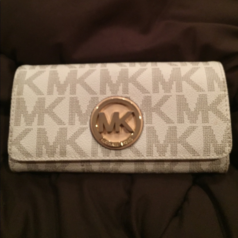 Michael Kors wallet