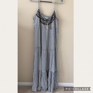 NWT, size L, tiered American Eagle maxi dress!