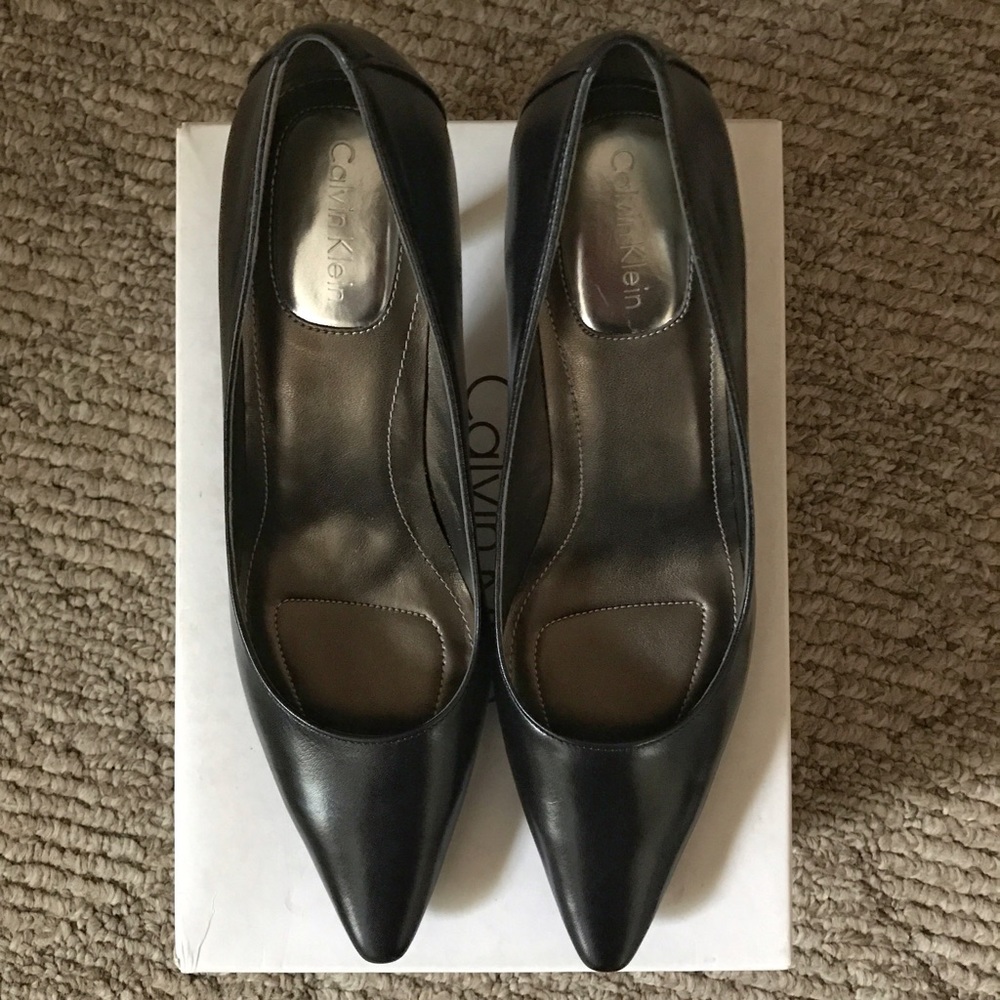 CALVIN KLEIN DOLLY KIDSKIN BLK LEATHER HEELS 6.5M