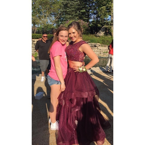 Prom/Banquet Dress - Picture 4 of 5