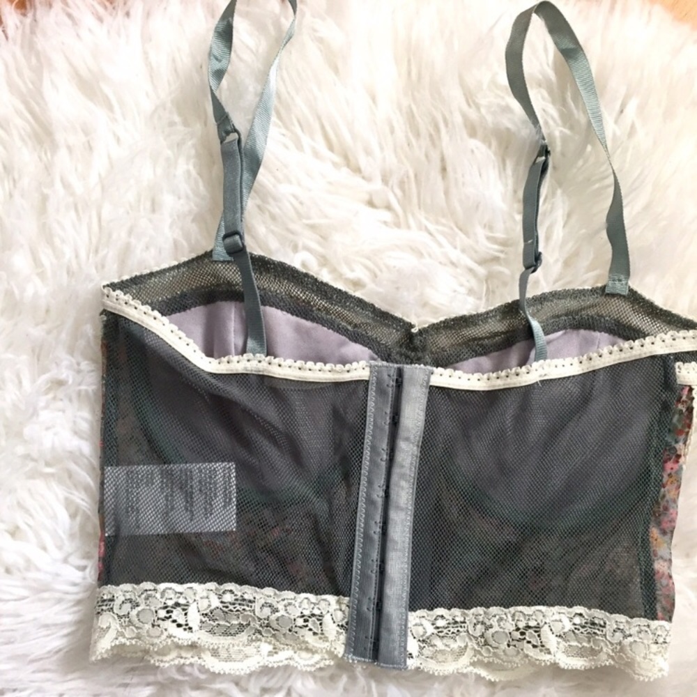 NWOT! UO Cropped Floral & Lace Bustier - Picture 2 of 7