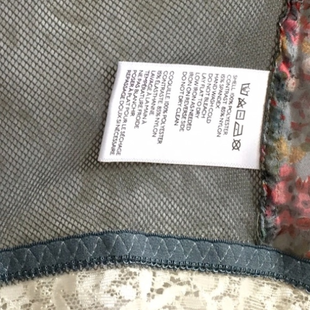 NWOT! UO Cropped Floral & Lace Bustier - Picture 6 of 7