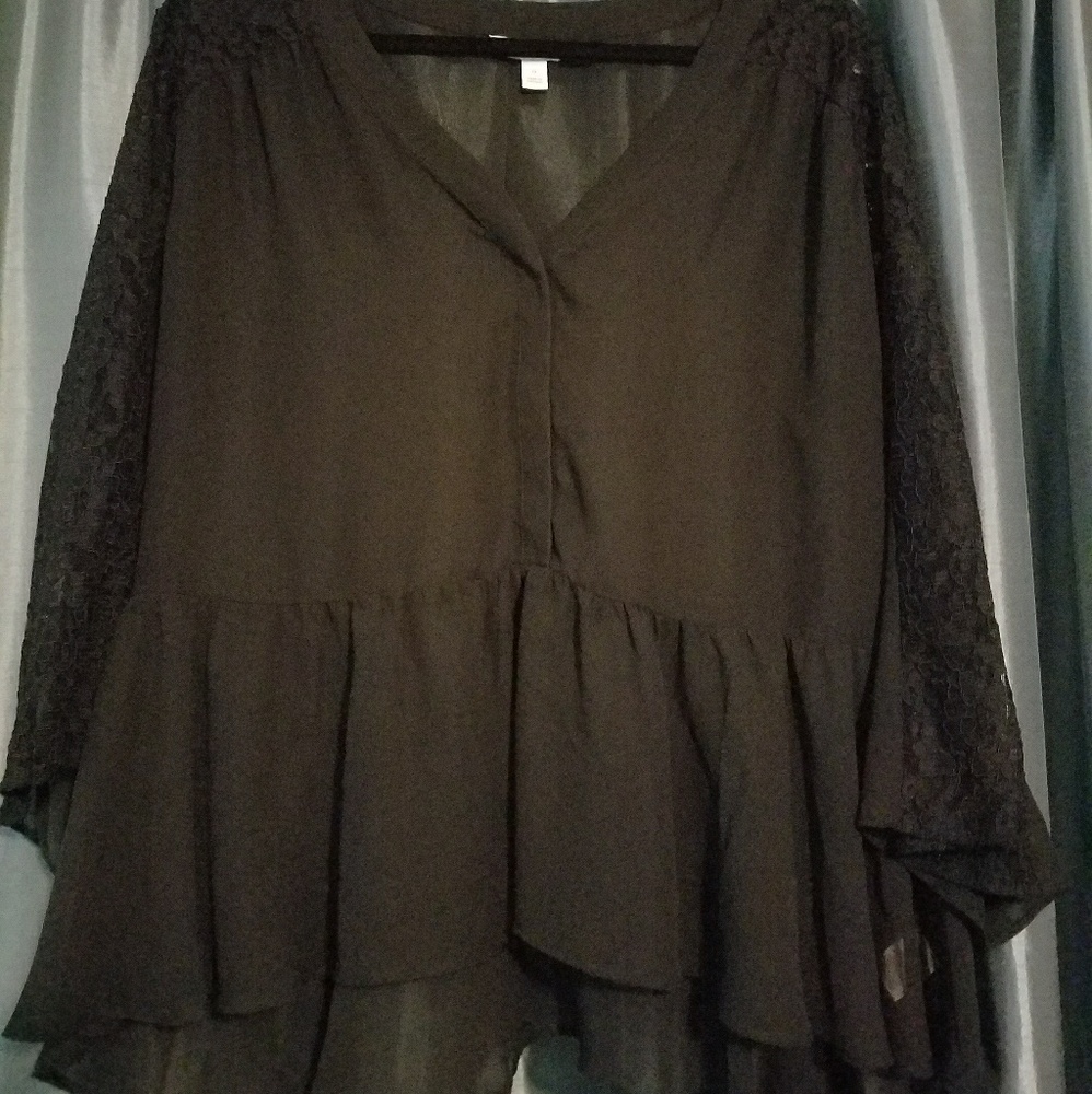 3/4 lace sleeve button shear blouse