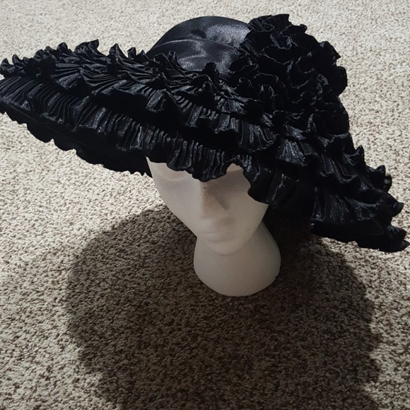 *Sold*Black Ruffle with Flower Rhinestone - Picture 2 of 2