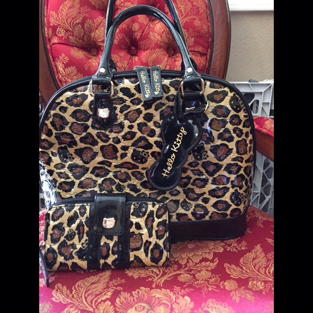 Hello Kitty Embossed Tote & Wallet