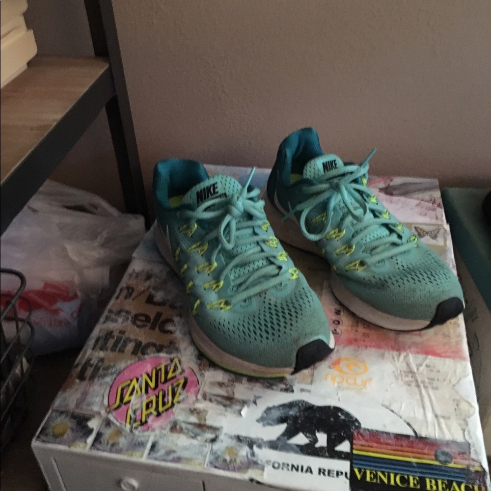 blue+green nike running shoes