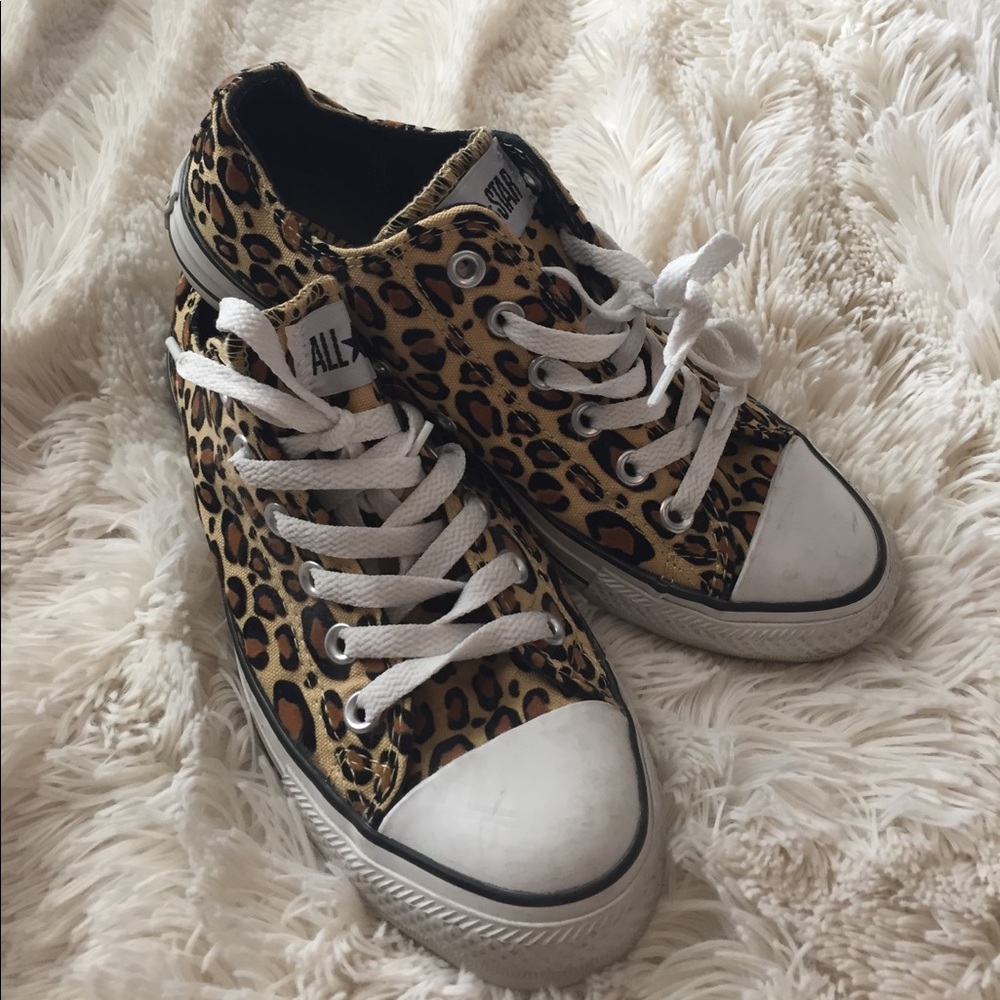 Cheetah Converse. Size 8