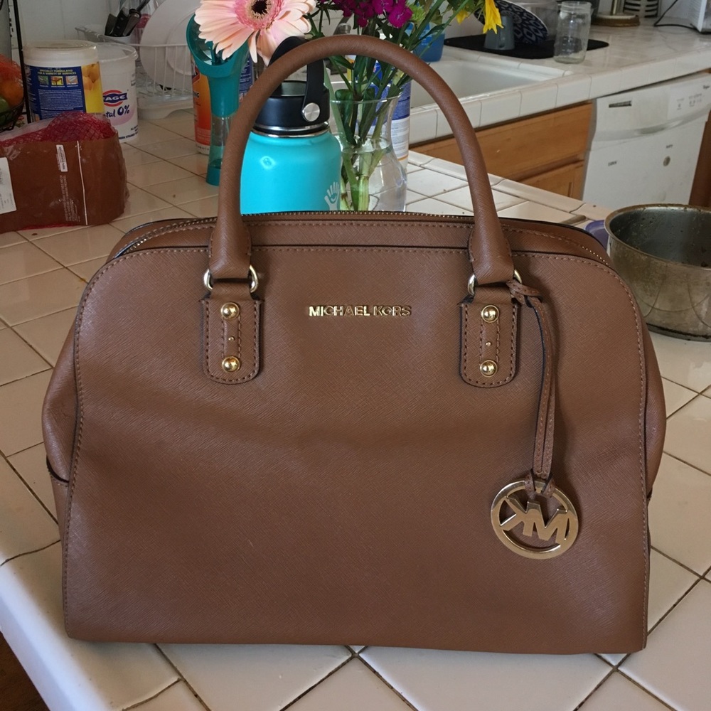 Micheal Kors purse