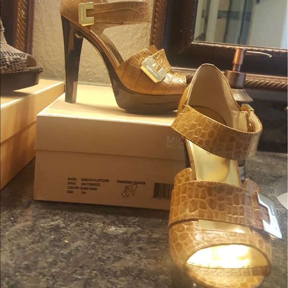 Dark Sand /Tan Python MICHAEL KORS size 7 - Picture 2 of 4