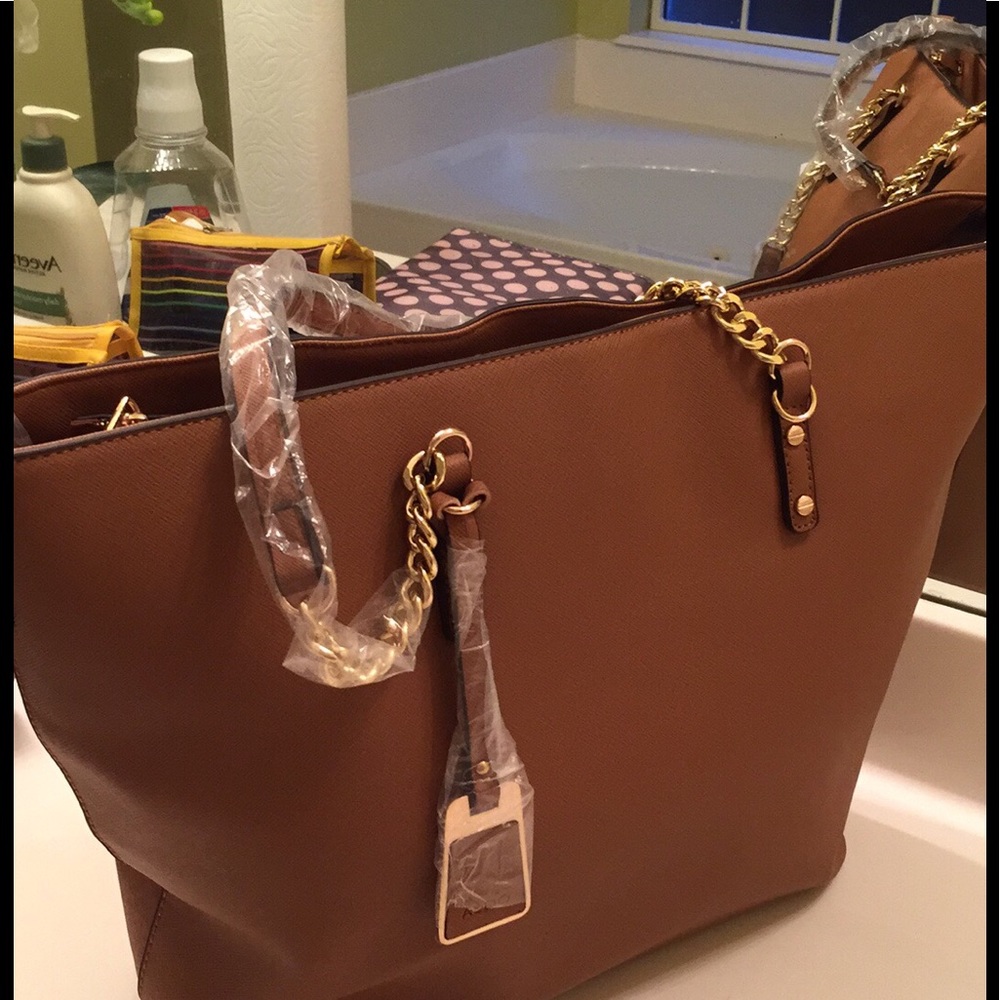 Handbag - Picture 2 of 2