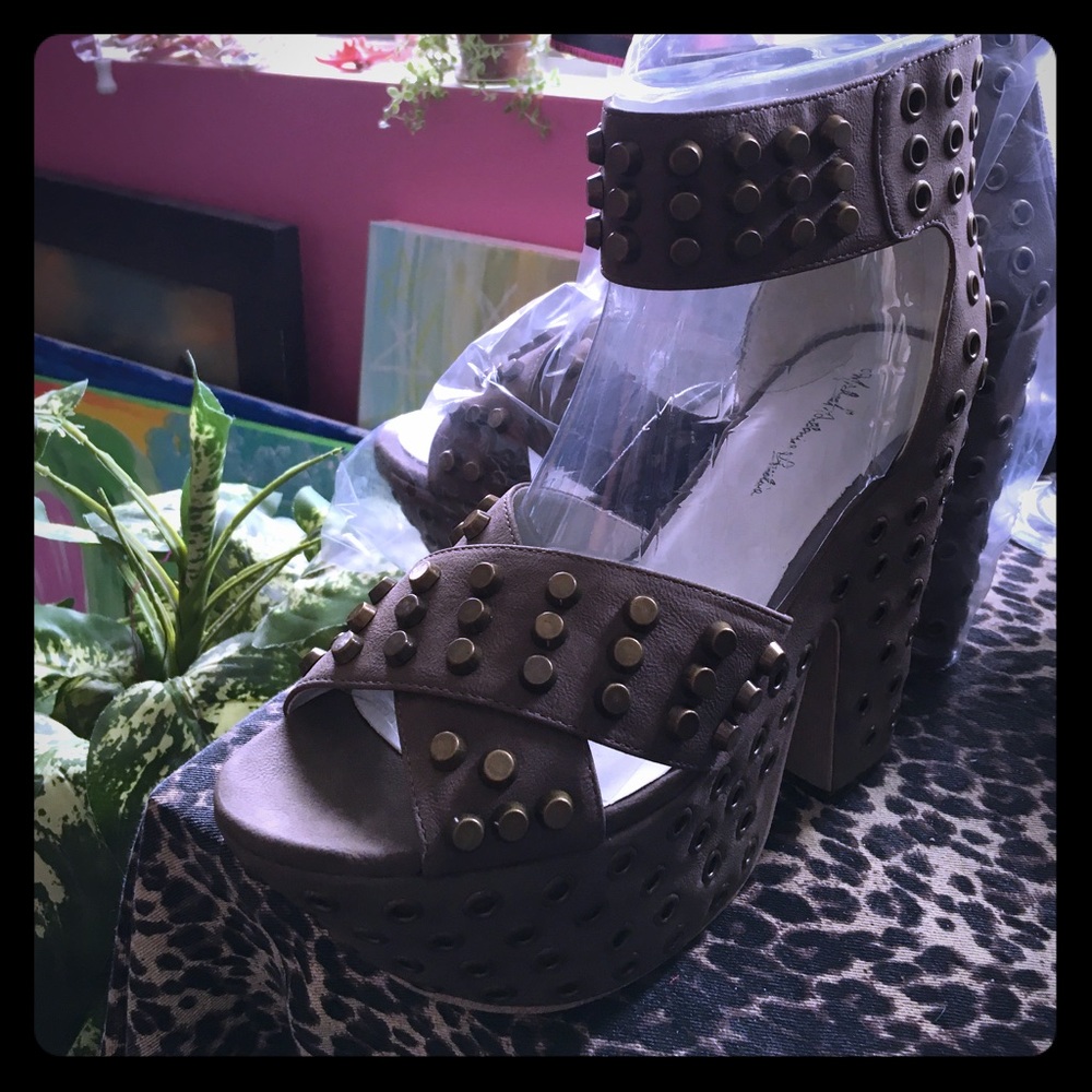 Tyrus Platform Shoe