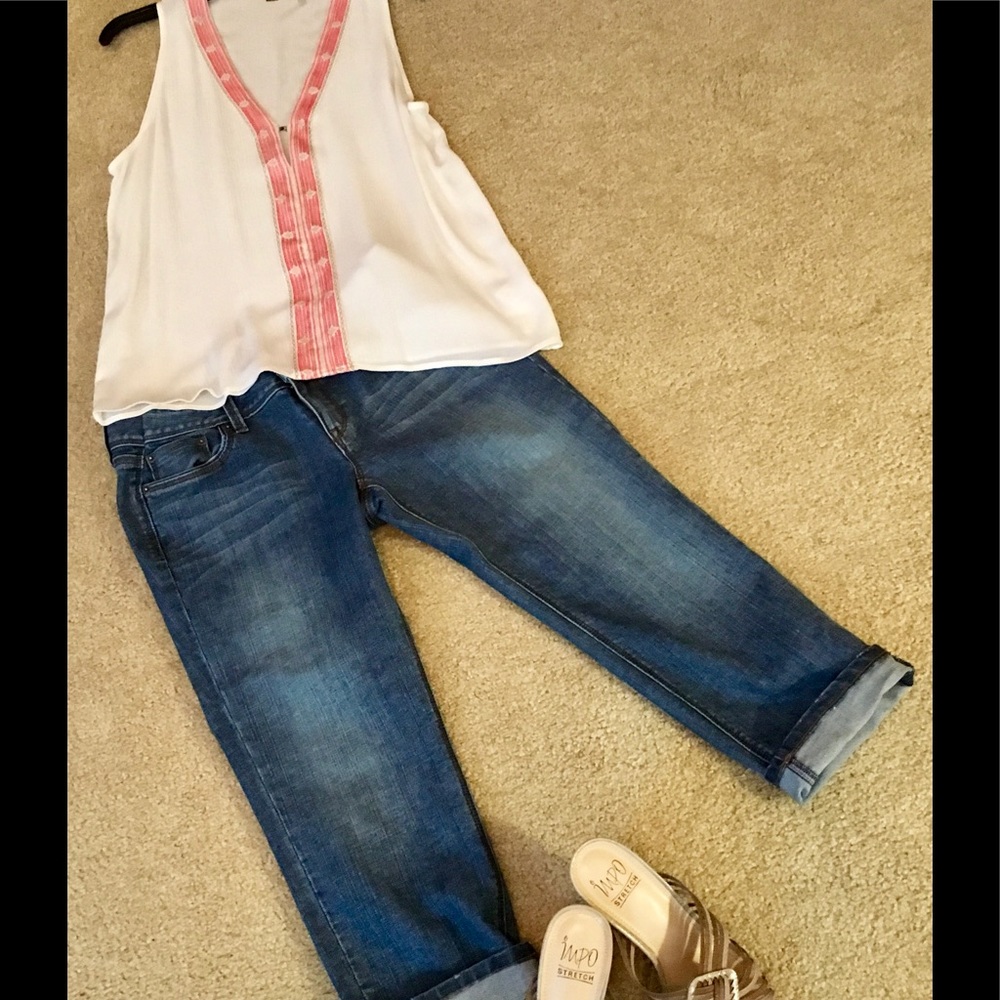 Capri Jeans from Loft. Slim fit, Size 6, good cond
