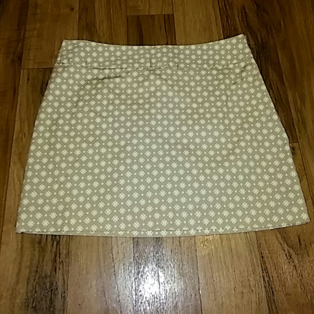 Old Navy Khaki Skirt sz w