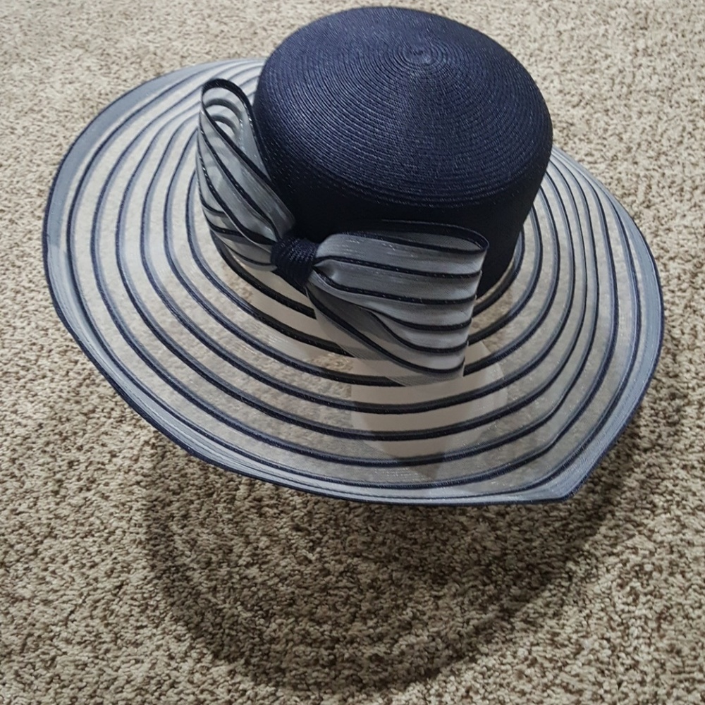 Straw Navy & White Wide Brim Hat (17.5" brim)