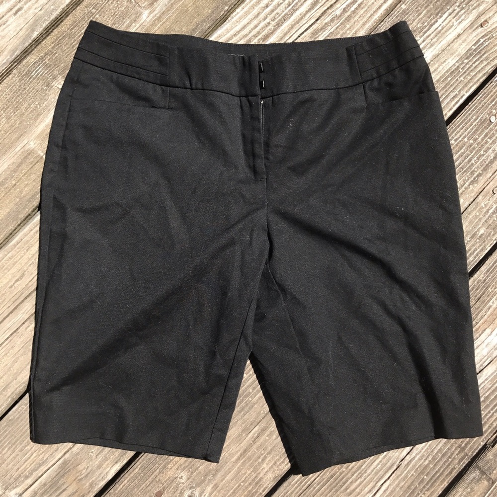 Women's Shorts Size 6 / Great for Business Casual