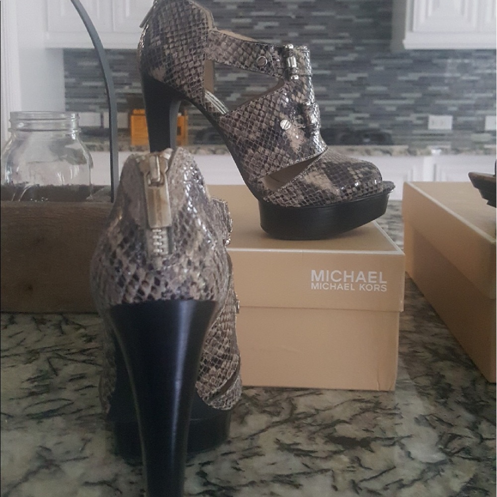 Black/ Grey snakeskin Michael Kors platform
